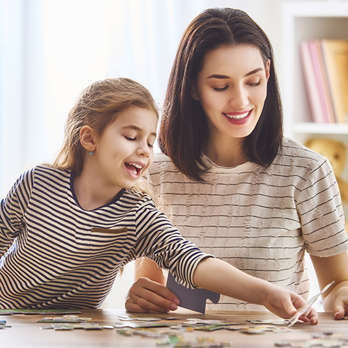 mom and child image